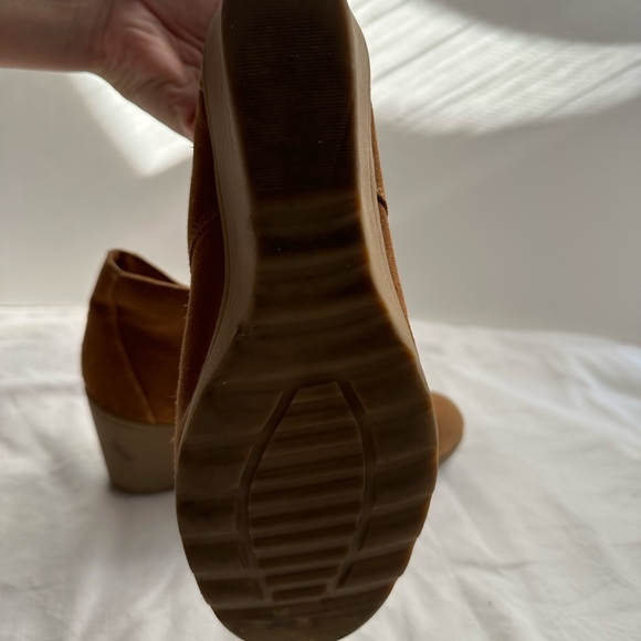 White Mountain Brown Suede Velvet size 7.5 - Picture 5 of 10